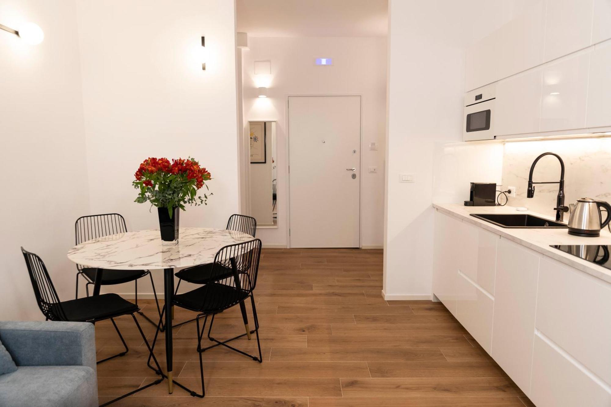"42Metriquadri" A Bari Apartment Luaran gambar